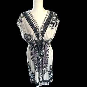 Shes Cool Dress Womens Plus Size 3X Black White Brocade Floral Art Y2K V-neck‎